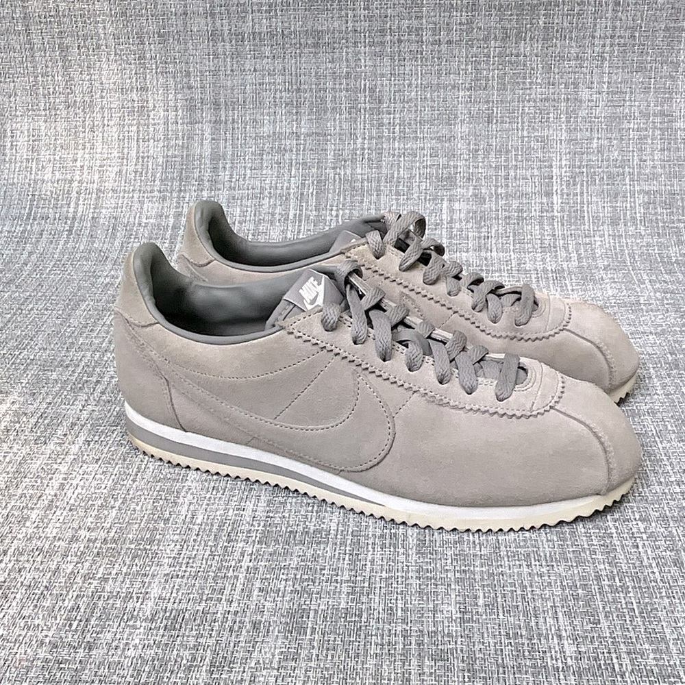 Nike Classic Gray Sneakers